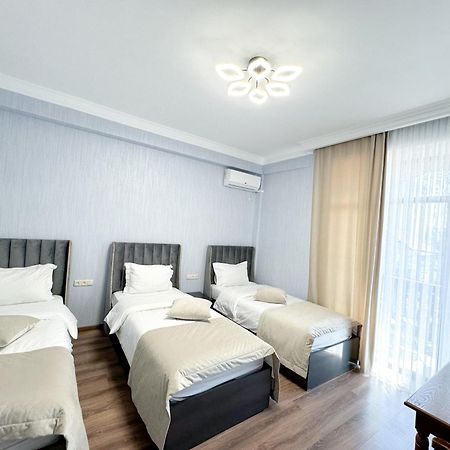 יירבאן Armenia Hotel מראה חיצוני תמונה