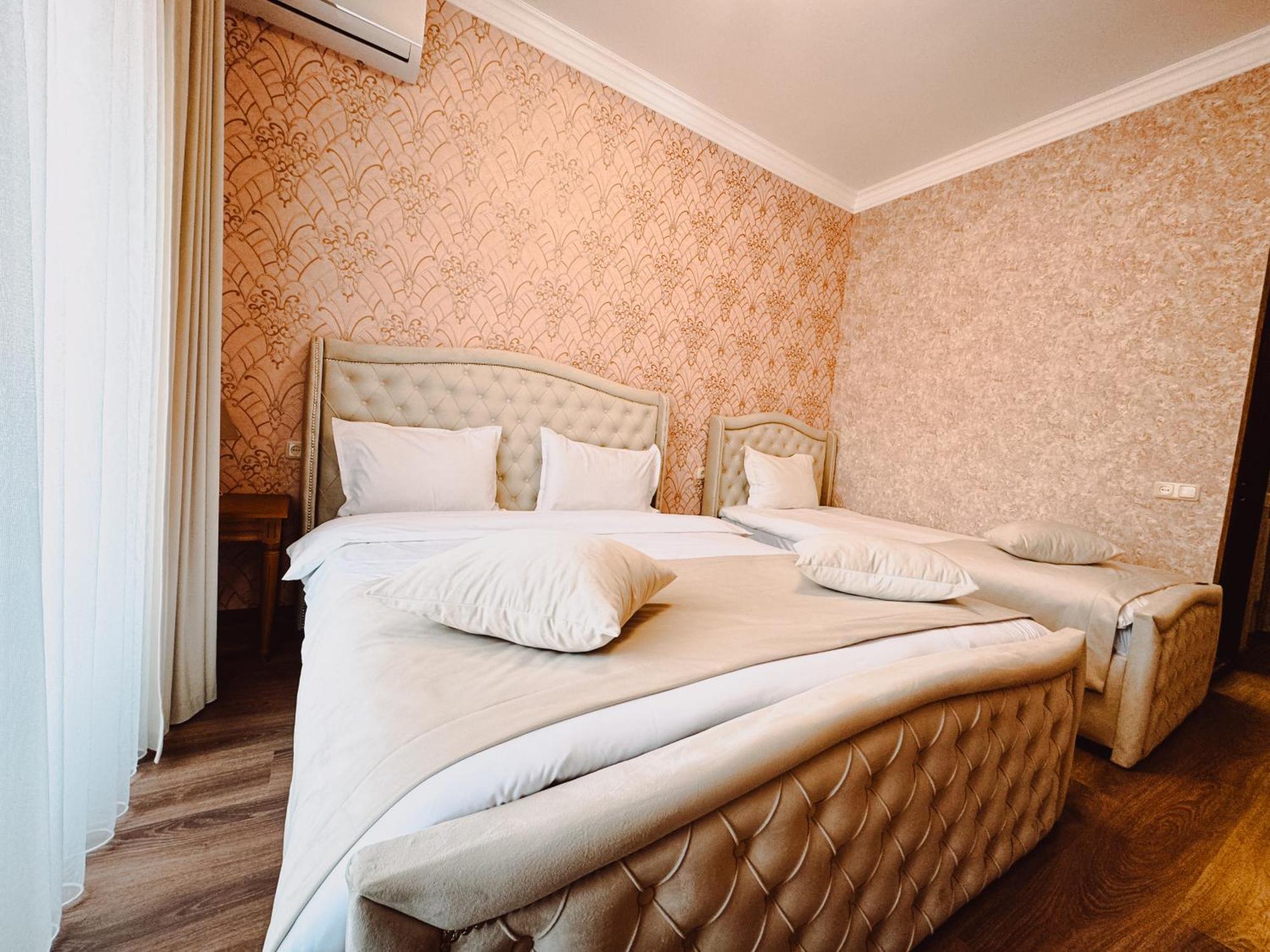 יירבאן Armenia Hotel מראה חיצוני תמונה