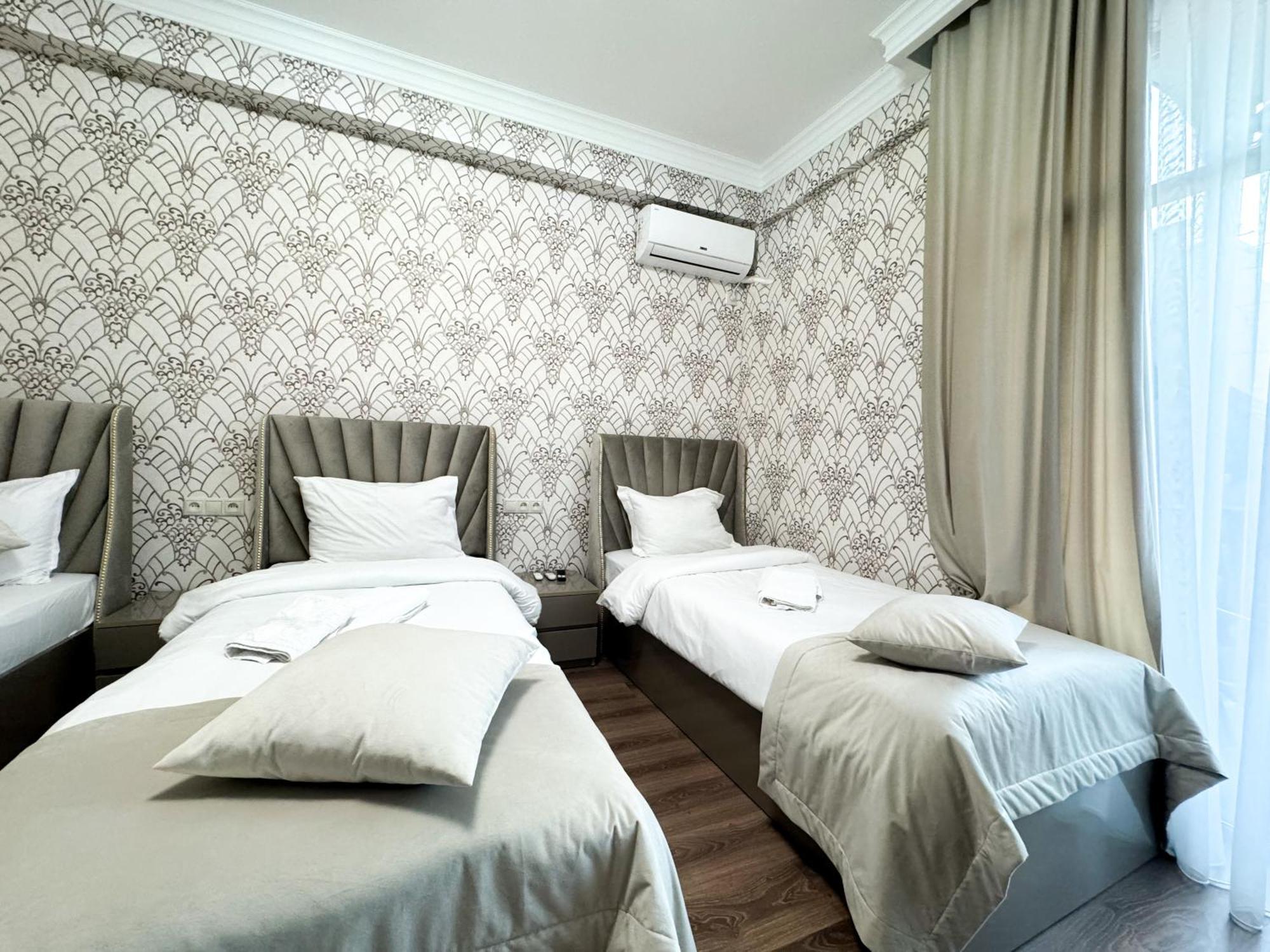 יירבאן Armenia Hotel מראה חיצוני תמונה