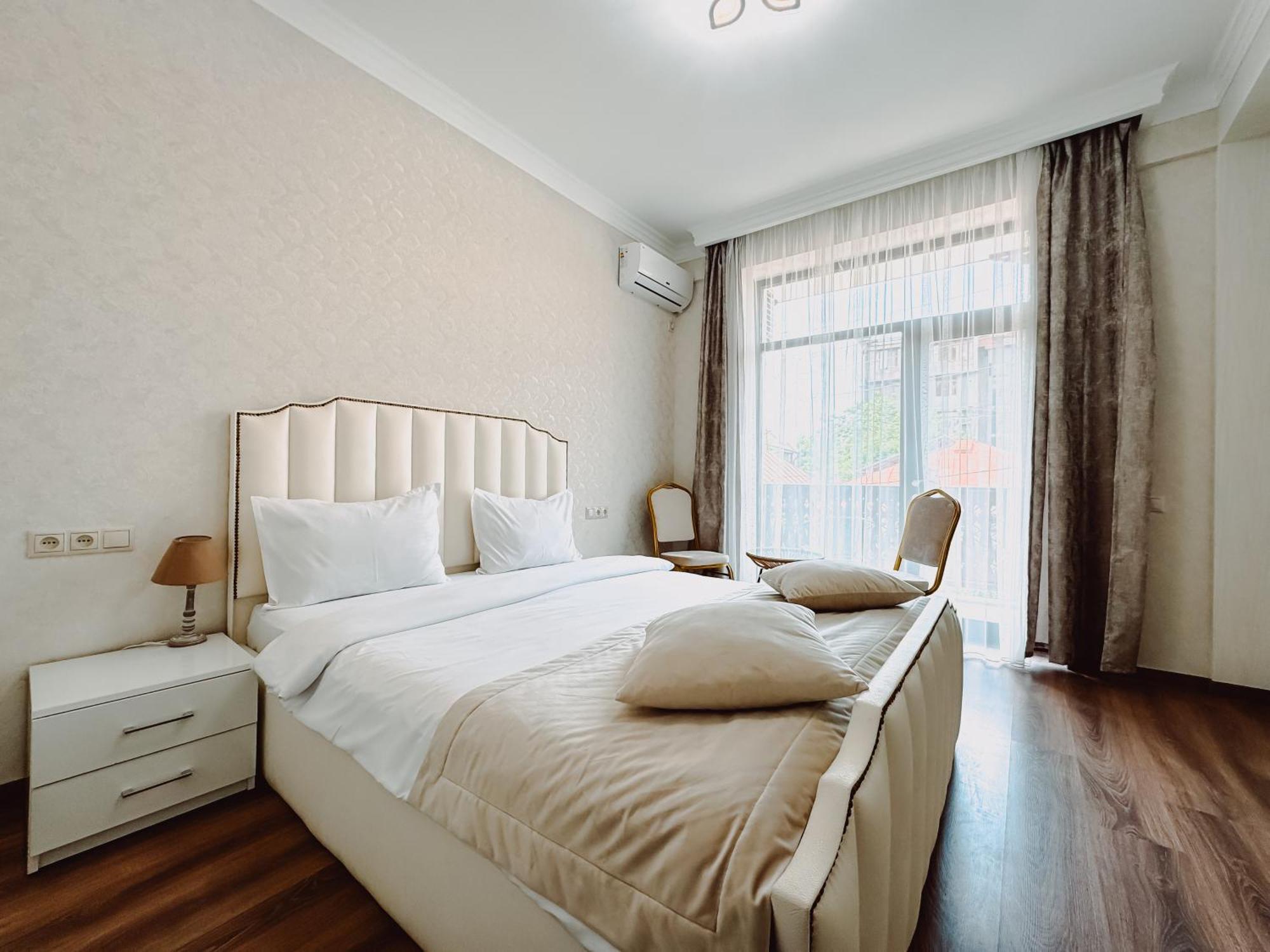 יירבאן Armenia Hotel מראה חיצוני תמונה