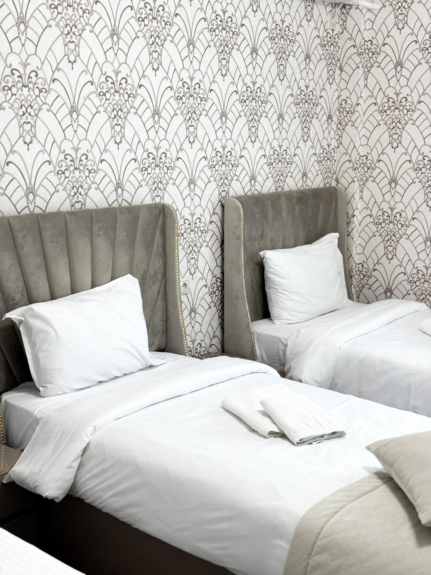 יירבאן Armenia Hotel מראה חיצוני תמונה