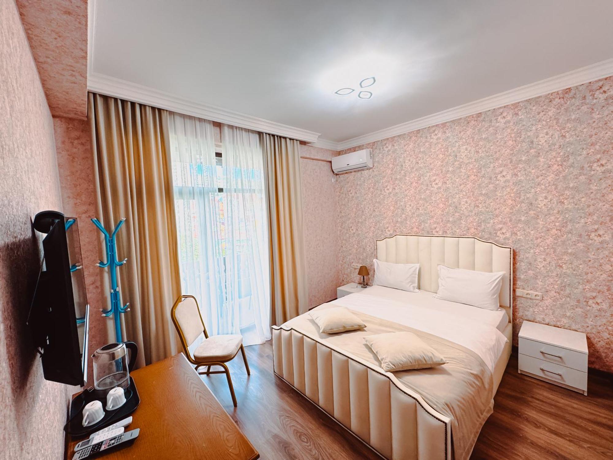 יירבאן Armenia Hotel מראה חיצוני תמונה