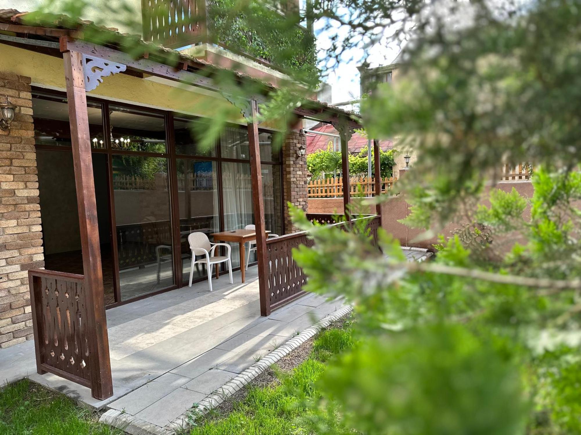 יירבאן Armenia Hotel מראה חיצוני תמונה