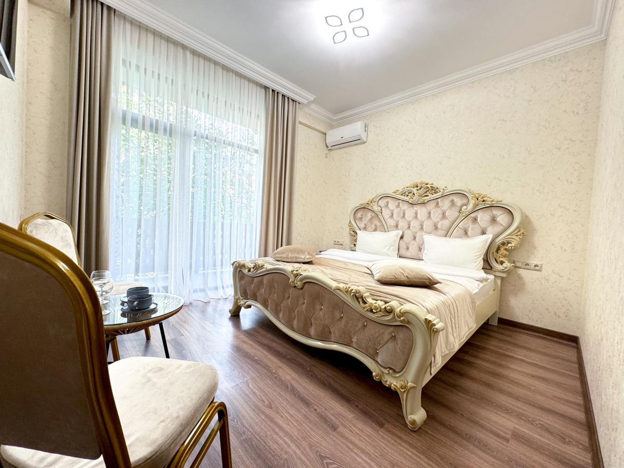יירבאן Armenia Hotel מראה חיצוני תמונה