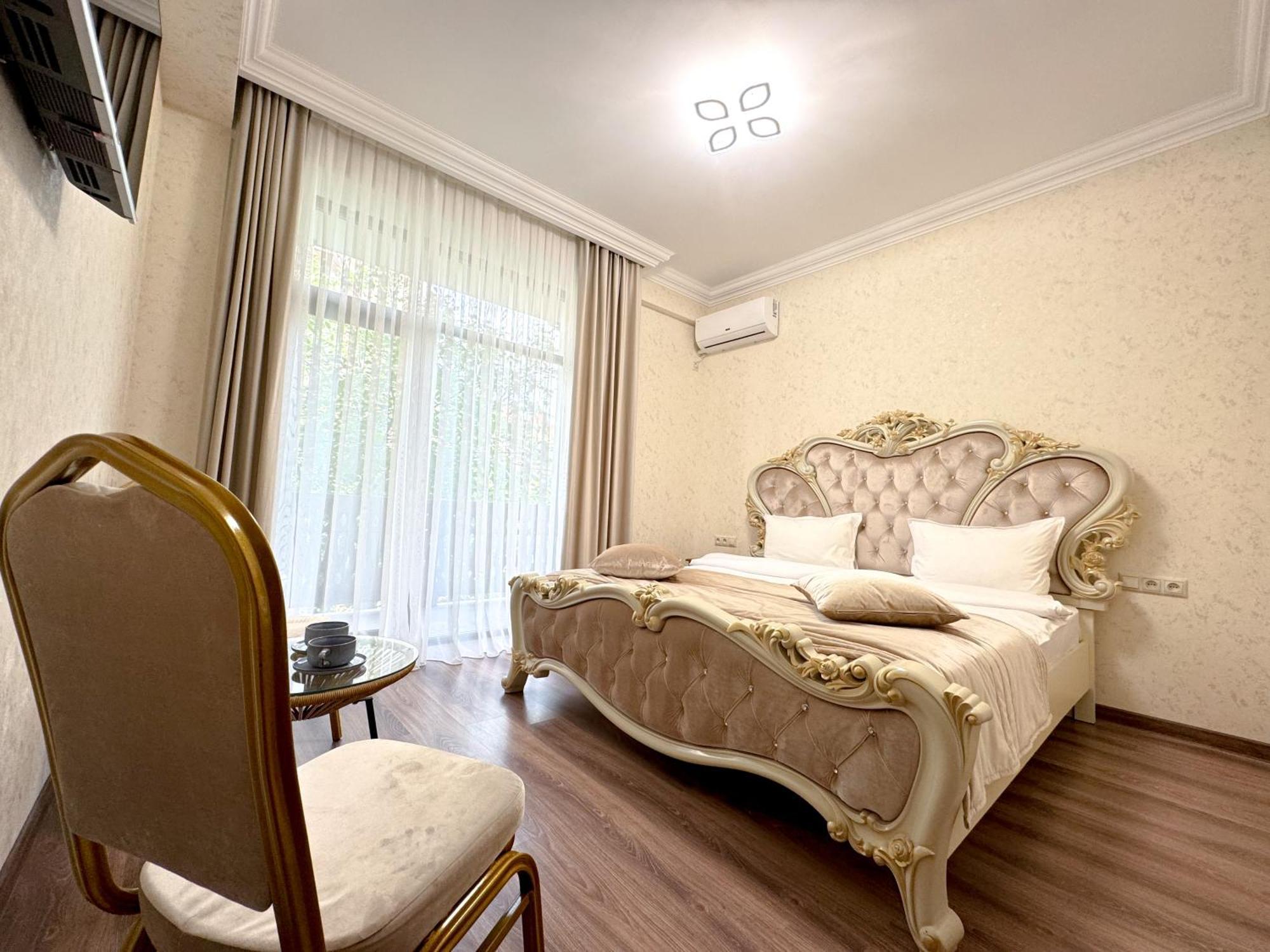 יירבאן Armenia Hotel מראה חיצוני תמונה