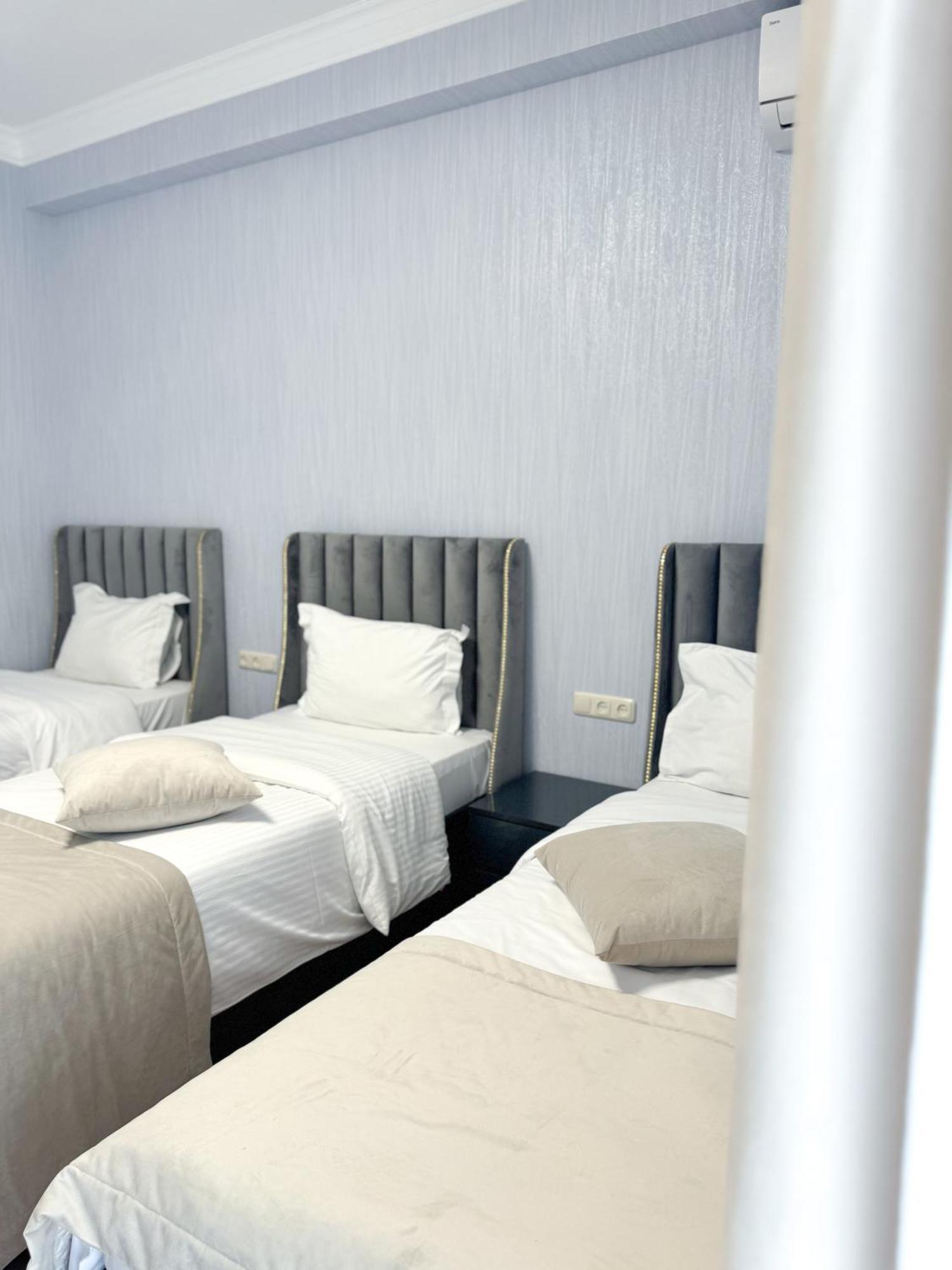 יירבאן Armenia Hotel מראה חיצוני תמונה