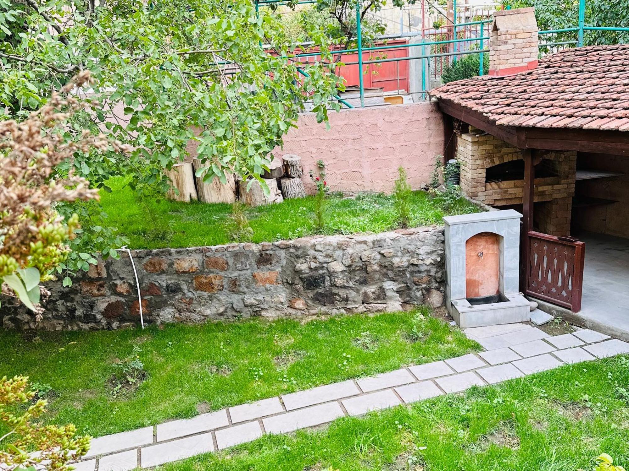 יירבאן Armenia Hotel מראה חיצוני תמונה